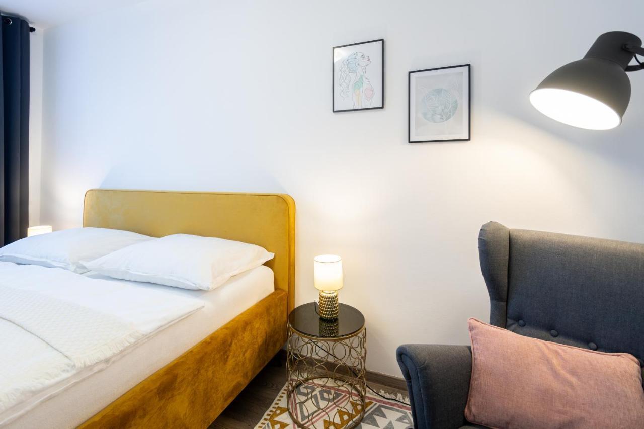 Nova Karolina Apartment Острава Экстерьер фото
