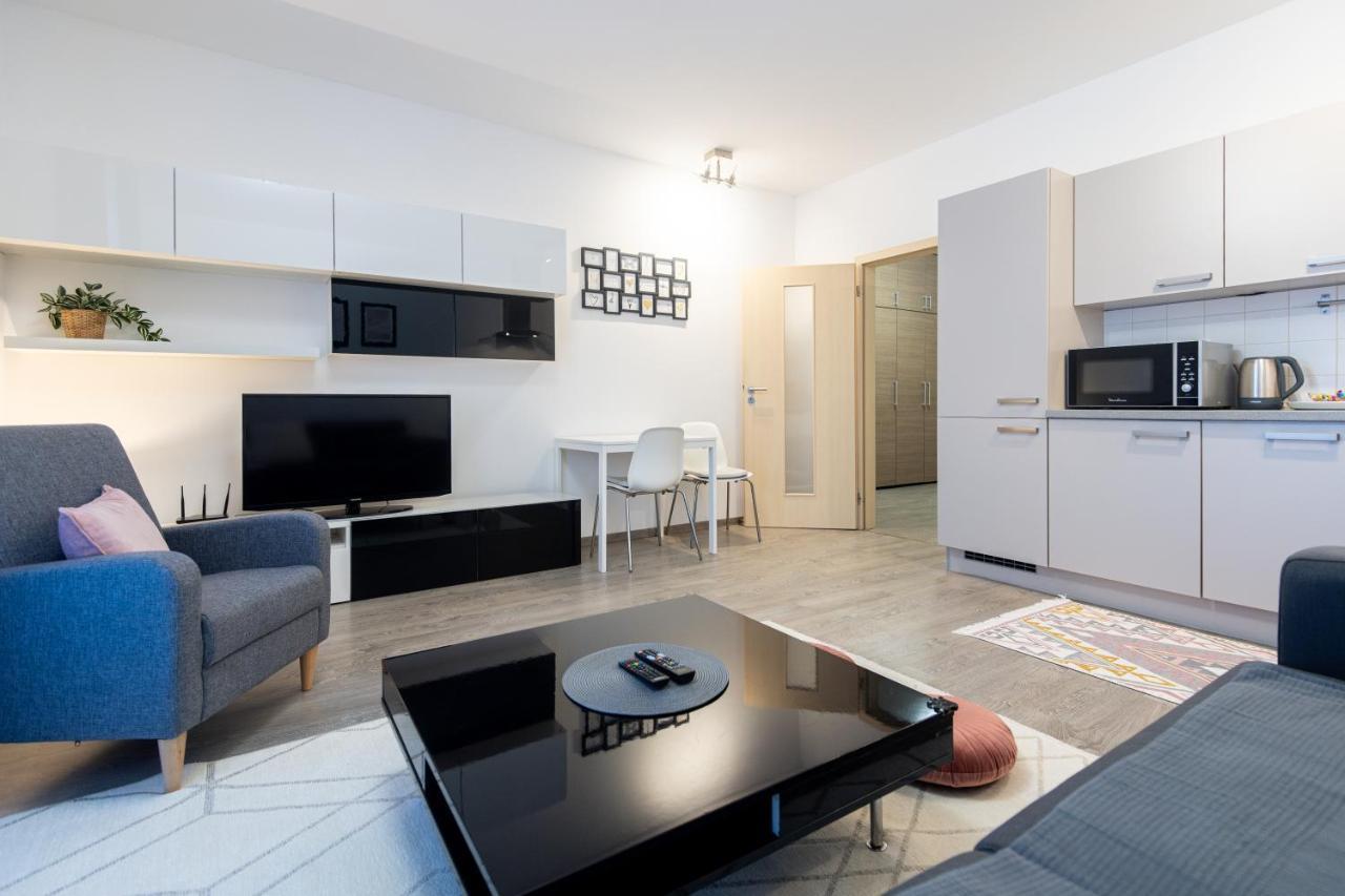 Nova Karolina Apartment Острава Экстерьер фото