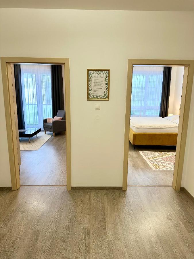 Nova Karolina Apartment Острава Экстерьер фото